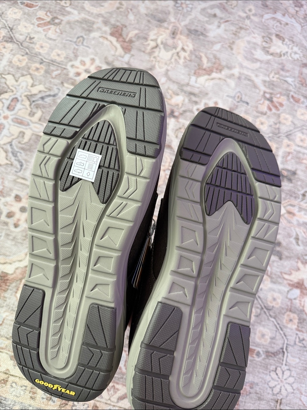 Skechers - Arch Fit Maverick - Wolfe Sneaker - Picture 5 of 5